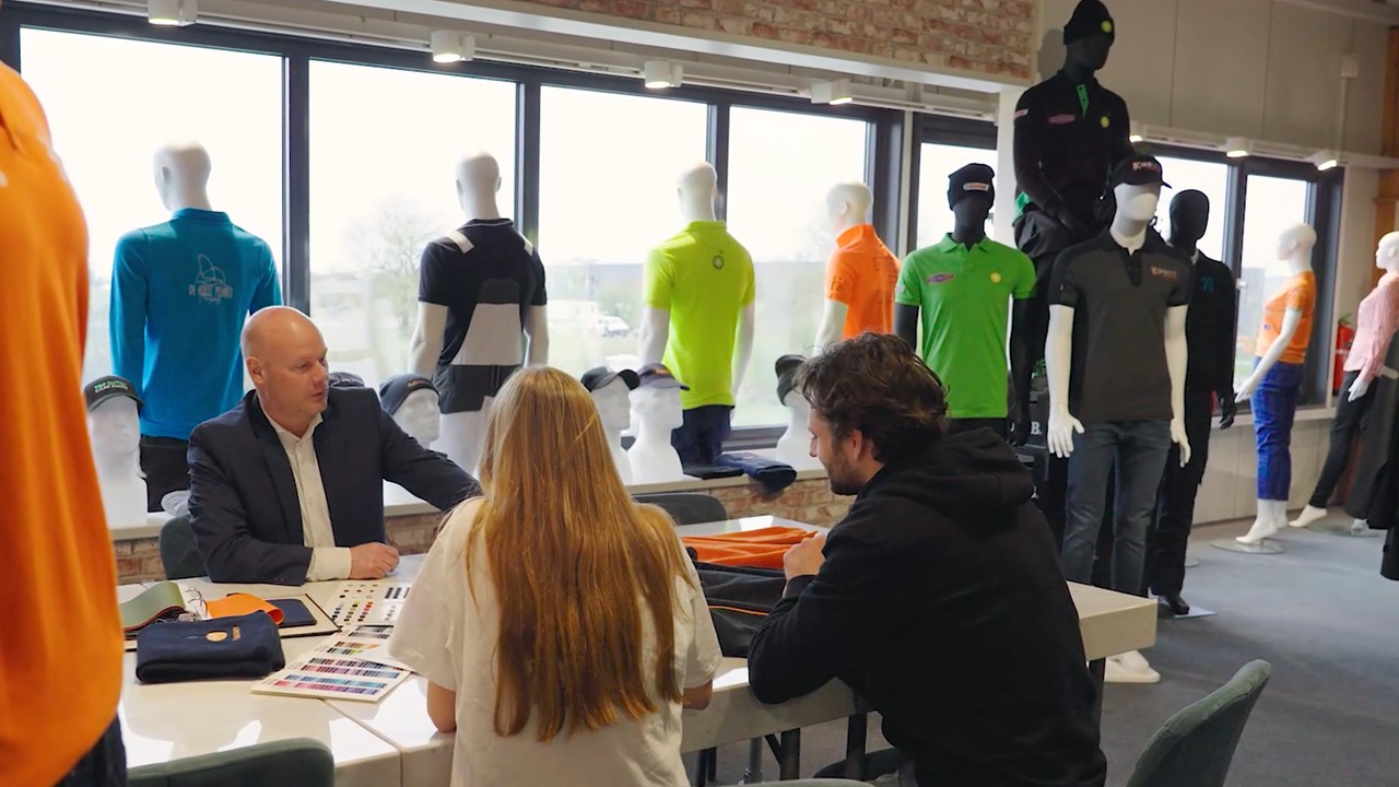 Custom made bedrijfskleding - project planning - waar kan je de beste custom made bedrijfskleding kopen?